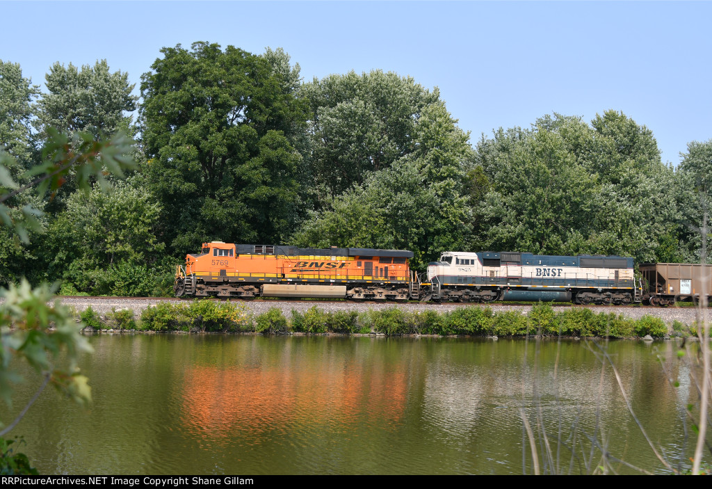 BNSF 5769